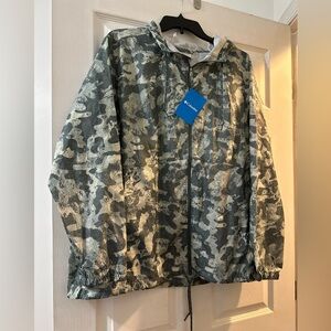 New COLUMBIA zip up wind breaker jacket.